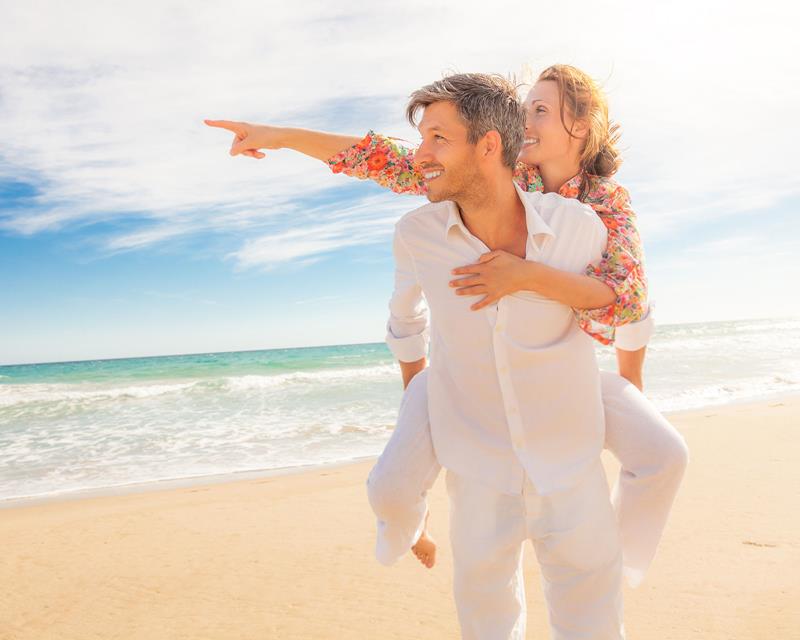 ROMANTIC HOLIDAYS