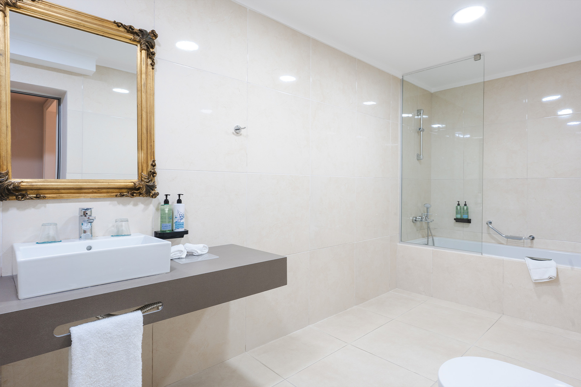 Anemos Luxury Grant Resort